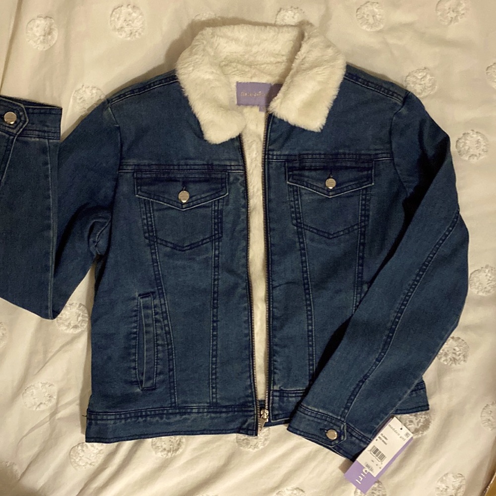 NWT Madden Girl Faux Fur Lined Medium Wash Jean Jacket
